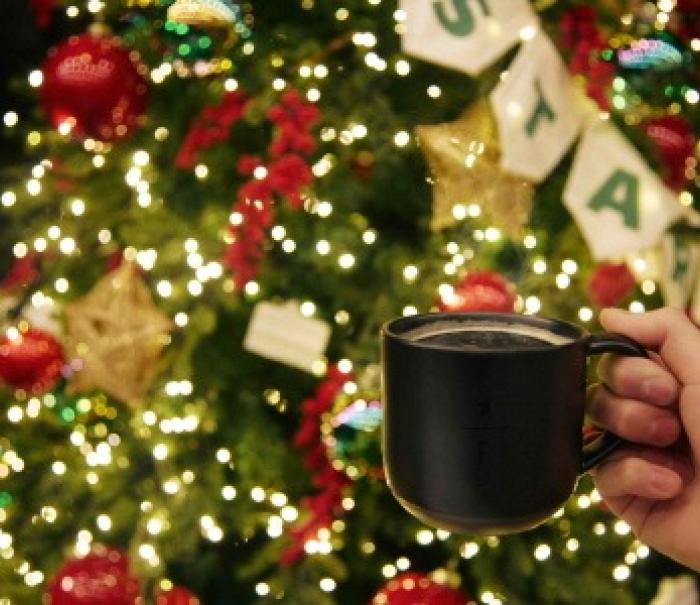 연말 인증샷 성지로 변신한 스타벅스 매장은 어디?