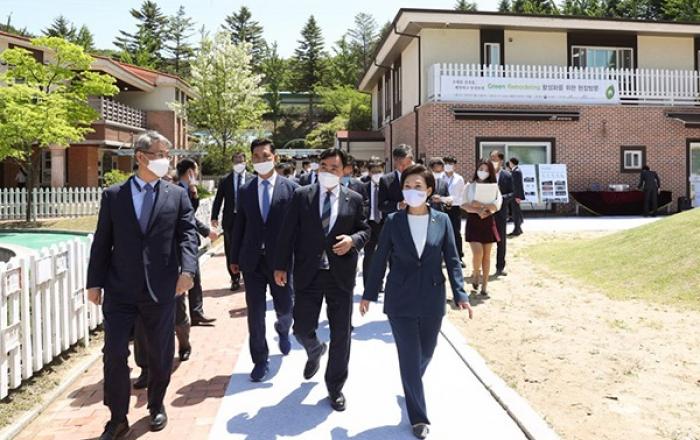 공공건물, 에너지 성능 높이는 ‘그린리모델링’ 의무화 추진