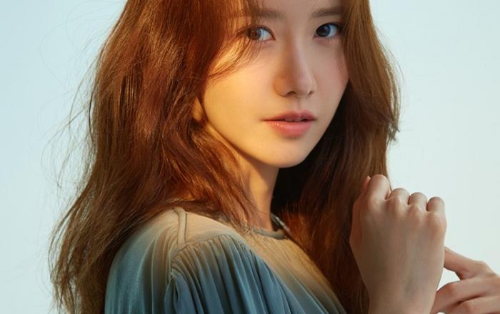 윤아, ‘빅이슈’ 커버 장식! 홈리스를 위한 재능 기부 ‘훈훈’