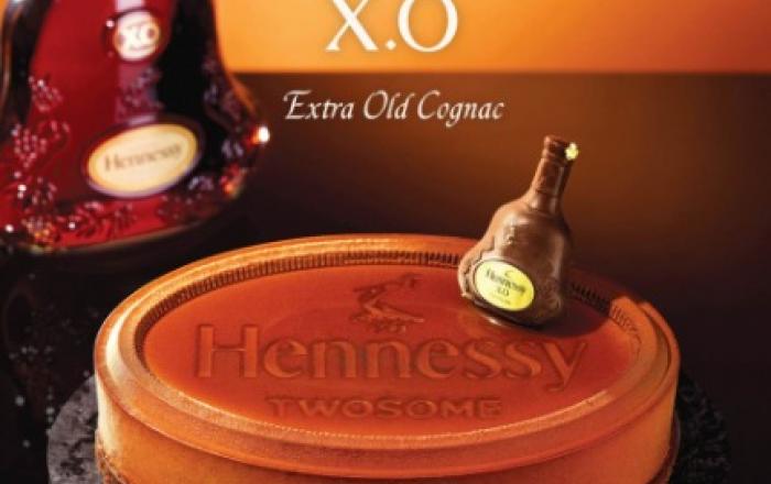 투썸플레이스 X 헤네시, 홀리데이 시즌 한정 ‘헤네시 X.O 케이크’ 론칭… 사전 예약 시작