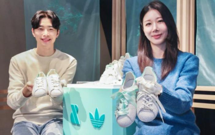 신세계百 ‘케이스스터디’, ‘아디다스 오리지널스’와 협업한 한정판 스니커즈 출시