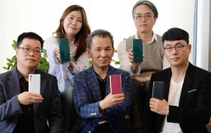 LG전자, 'LG 벨벳' 오묘한 색상의 비밀은 '광학 패턴' 과 '나노 적층' 기술