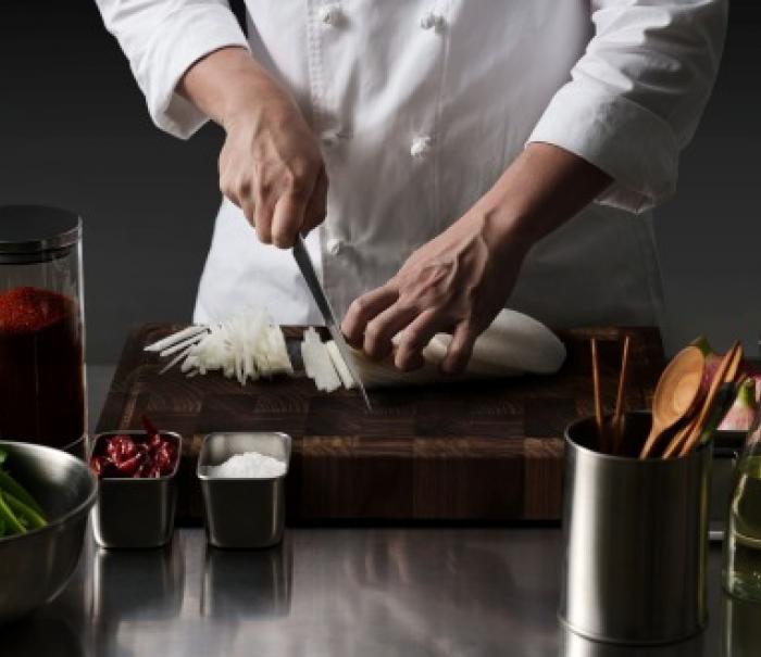 조선호텔 김치, 프리미엄 호텔 김치 1위 독주 글로벌 확장으로 2030년까지 김치 매출 1,000억 시대 연다