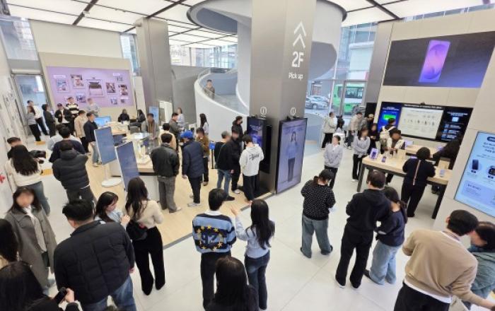 삼성전자 ‘갤럭시 S26 울트라’ 비교 체험 공간 ‘갤럭시 스튜디오’ 오픈