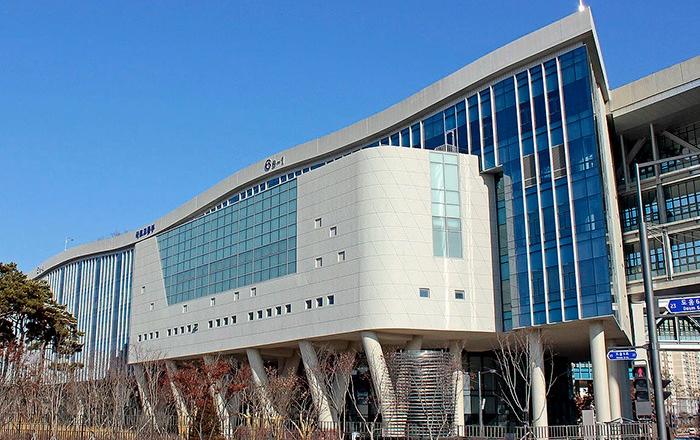 국토부, '주차로봇' 제도화 본격 추진… 주차난·문콕 사고 해결 기대