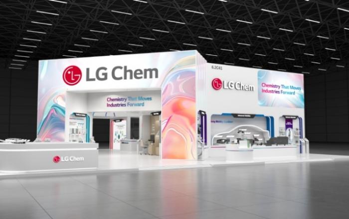 LG화학, ‘차이나플라스 2026’ 참가…로봇·전장용 고부가 소재 90종 공개