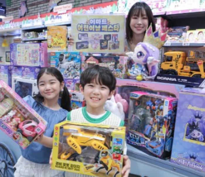 “로봇 강아지, 포켓몬, 티니핑… 어린이들 다 모여라!” 이마트, 어린이날 장난감 최대 80% 할인