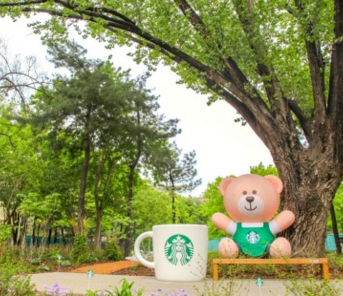 포토존부터 커피박 업사이클링 벤치까지… 스타벅스, 서울숲공원  재단장