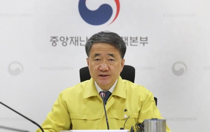 박능후 복지장관 “수도권 주민, 꼭 필요하지 않은 모임 당분간 자제를”