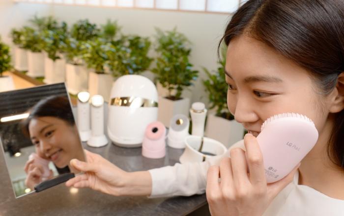 LG전자, LG 프라엘 초음파 클렌저 인기몰이