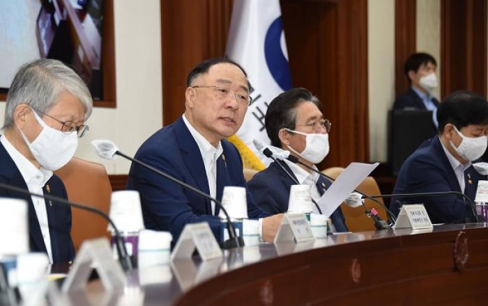 홍남기 부총리 “도심 내국인 공유숙박 등 한걸음 모델 후보 과제로 선정”