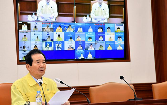 정세균 총리 “종교시설 감염 계속되면 고위험시설 지정 불가피”