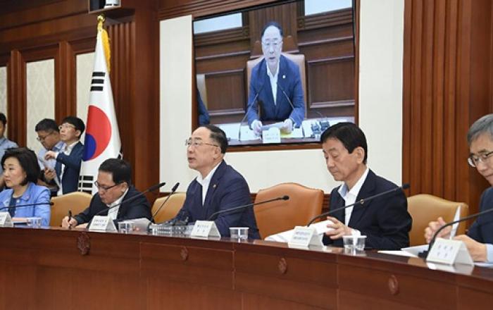 홍남기 부총리 “100개 전략 소재·부품 집중투자…5년내 공급 안정”