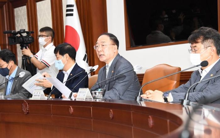 홍남기 부총리 “그린벨트 해제 태릉골프장만 검토…시장교란 행위 엄정 대처”