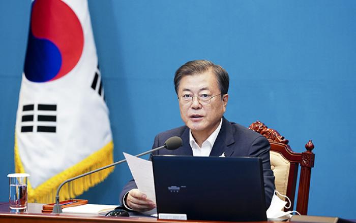 문재인 대통령 “보유세 다른 나라보다 낮아…중저가 1주택자 세금경감 검토”