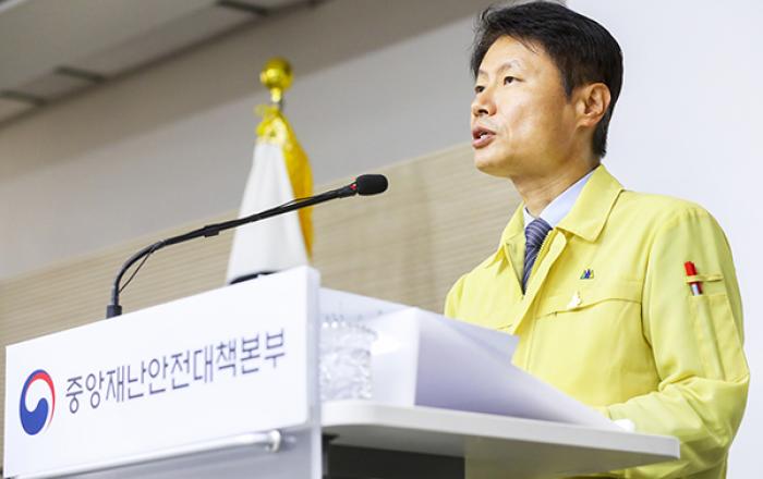정부 “전공의 집단휴업, 법과 원칙 따라 엄정 대응…국민 위해 집단행동 중단해달라”