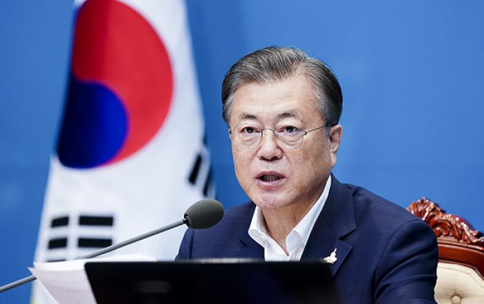 문재인 대통령 “경제·방역에 범정부적 비상대응 필요”