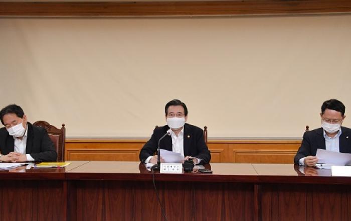 기재부 차관 “코로나19 장기화 대비 위한 금융지원 강화”