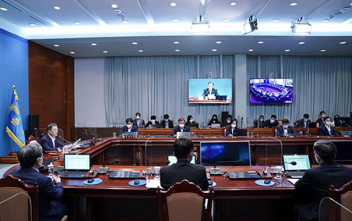 특별세액감면 적용 기한 2022년 말까지 2년 연장…대통령 “코로나 극복 의미”