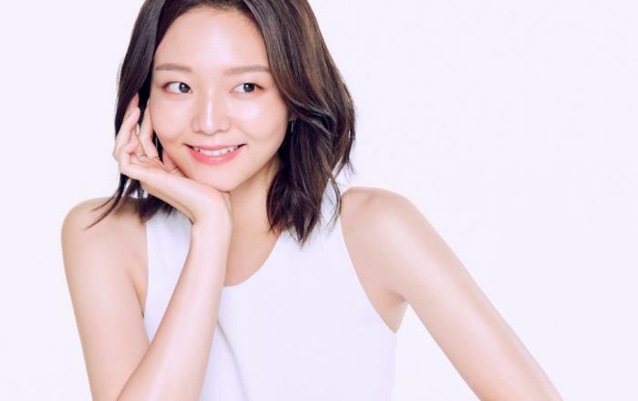 ‘차세대 광고퀸’ 이솜, 메디뷰티 브랜드 에스트라 뮤즈 발탁!