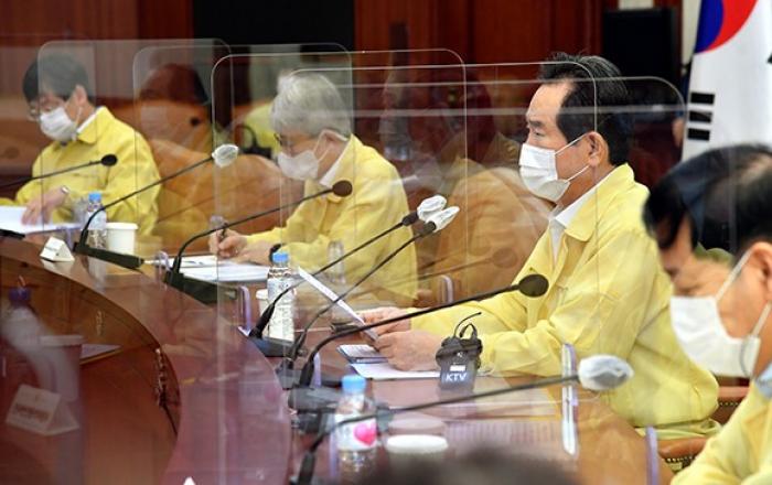 수도권 사회적 거리두기 2주동안 2단계로 조정…고통 감내한 국민께 감사