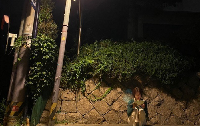 SBS ‘브람스를 좋아하세요’ 배다빈, 심야 대본 열공 포착