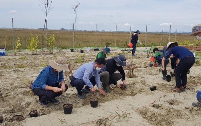 새만금수목원 조성 예정지에 식물 환경 적응성 검증