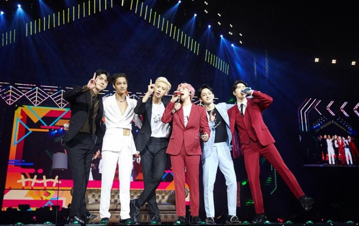 엑소 필리핀 단독 콘서트 대성황!