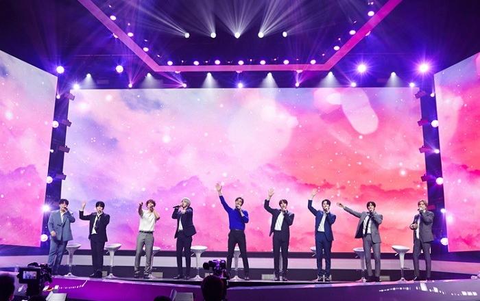 슈퍼주니어 데뷔 15주년 기념 ‘Beyond LIVE’ 온라인 팬미팅