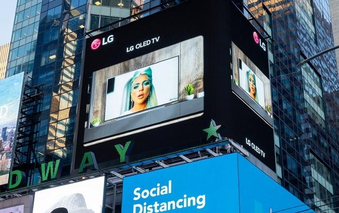 뉴욕 한복판에서 세계적 팝스타 레이디 가가(Lady GaGa)와 이색 마케팅