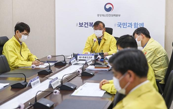 감염고리 끊어야 방역 지속...확진자 2천명 넘은 지난 주