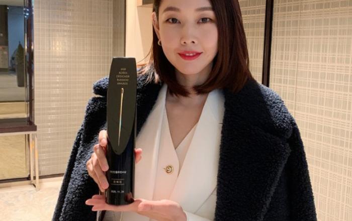 톱 모델 한혜진, '2020 한국 디자이너패션 어워즈' 패션 인플루언서 상 수상