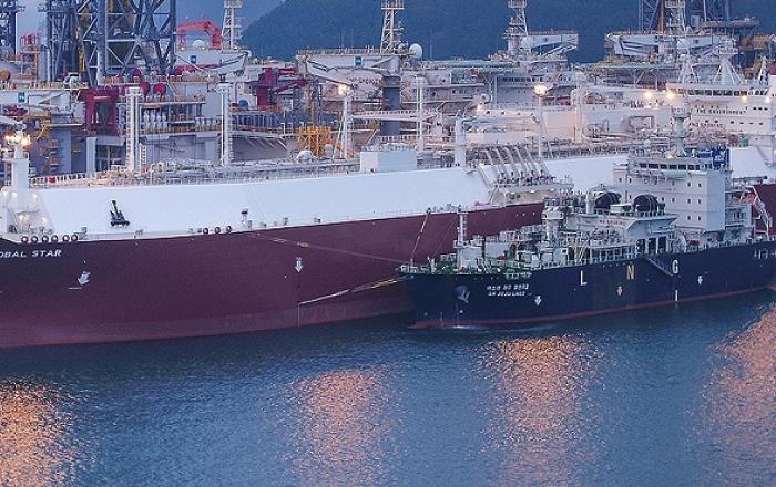 대우조선해양, 세계 최초 조선소 안벽에서 LNG 선적작업 성공