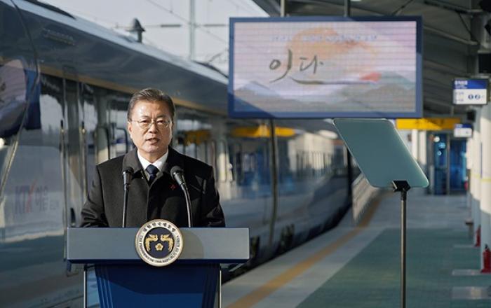 ‘KTX-이음’ 개통…문재인대통령 새해 첫 경제일정으로 저탄소·친환경 고속열차 시승