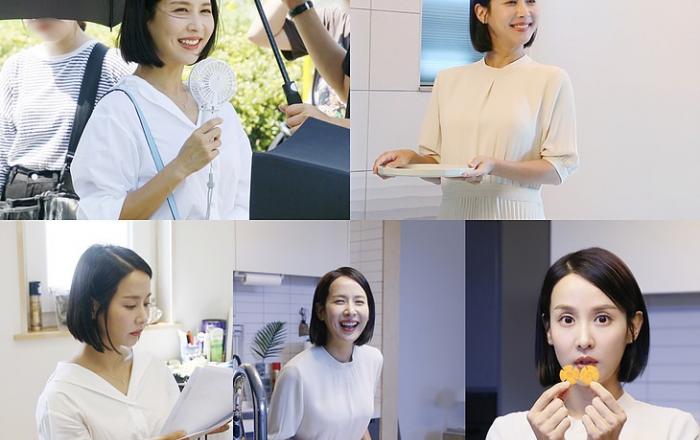 조여정, ‘러블리 그 자체’ 광고 현장 비하인드 컷 공개!