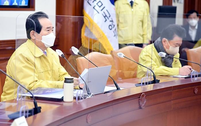 집단감염 줄어든 대신 확진자 접촉 인한 감염 45%까지 높아져