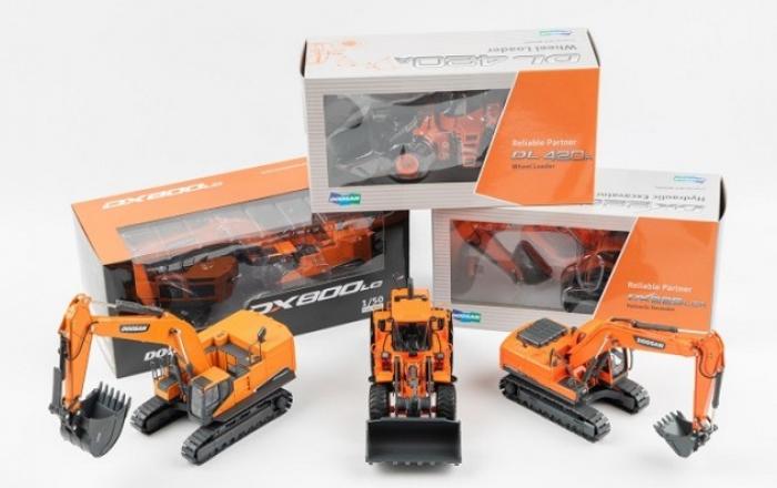 두산인프라코어 건설기계, 미니어처·토이블럭 제품출시