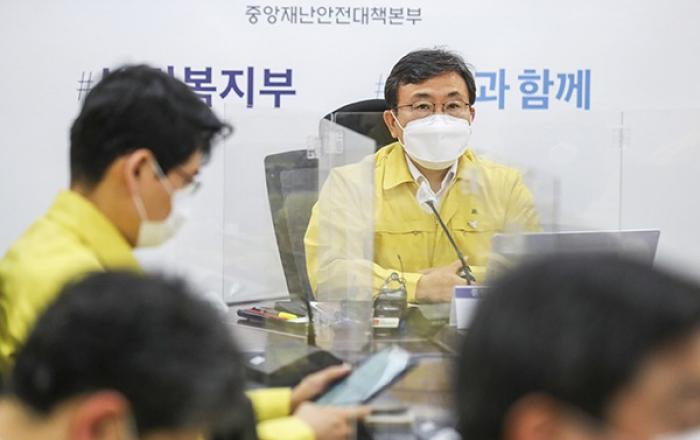 3차 때보다 훨씬 클 수도 있다...새학기 개학 후 학령기 확진율 증가